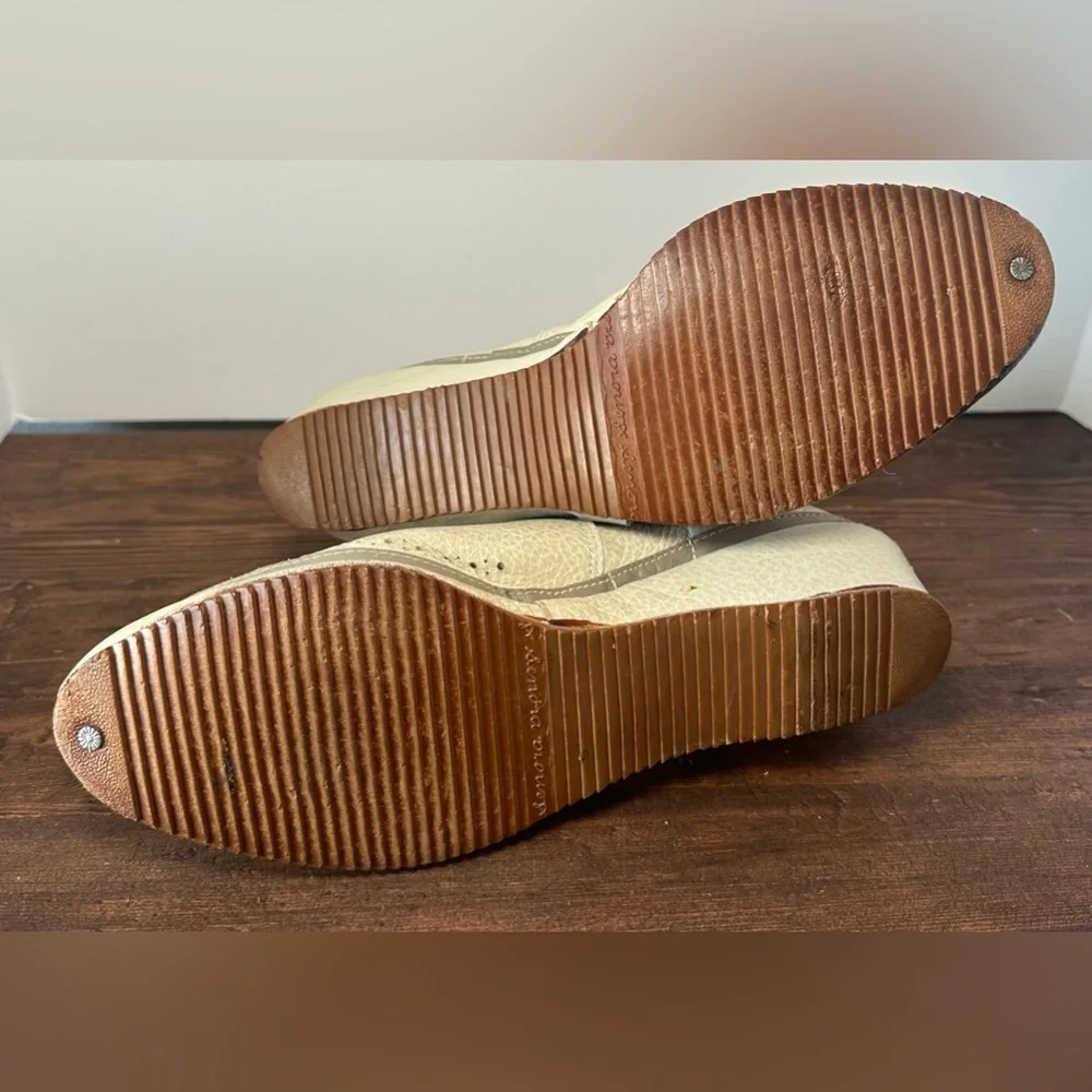 Women's Town‎ Dales Feather Lite Cushion White Vintage Shoes Size 7.